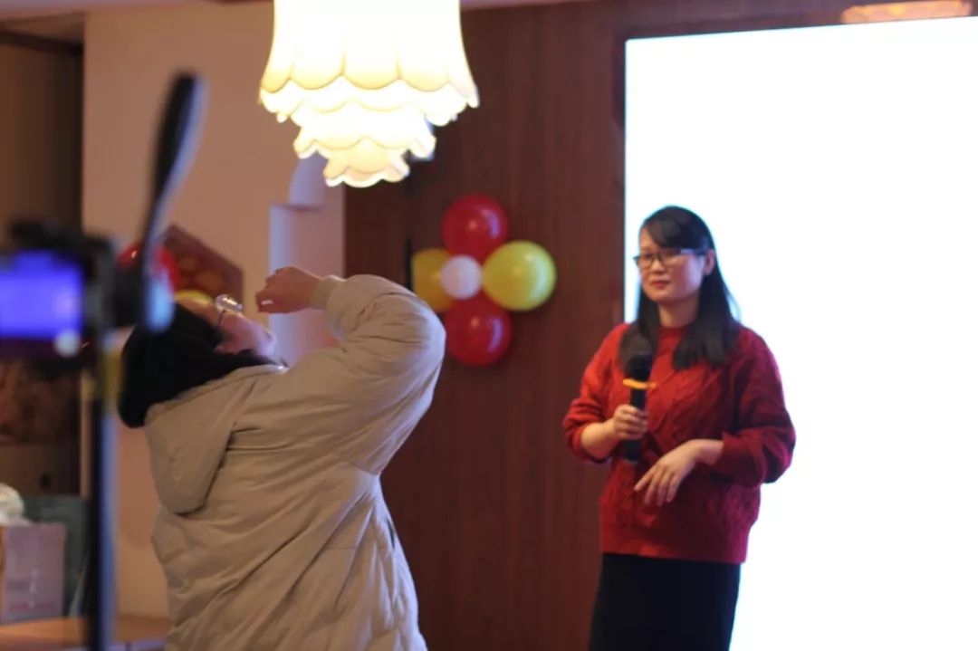 kaiyun网页登录入口：淅川县上集一中：站在教育“抗疫一线”的模范教师李雪芳